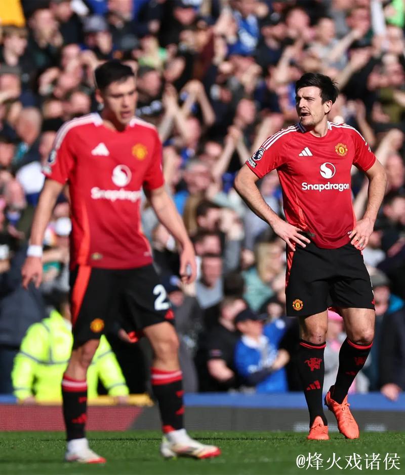 阿莫林从三后卫到四后卫灵活应变，反观曼联依旧令人失望