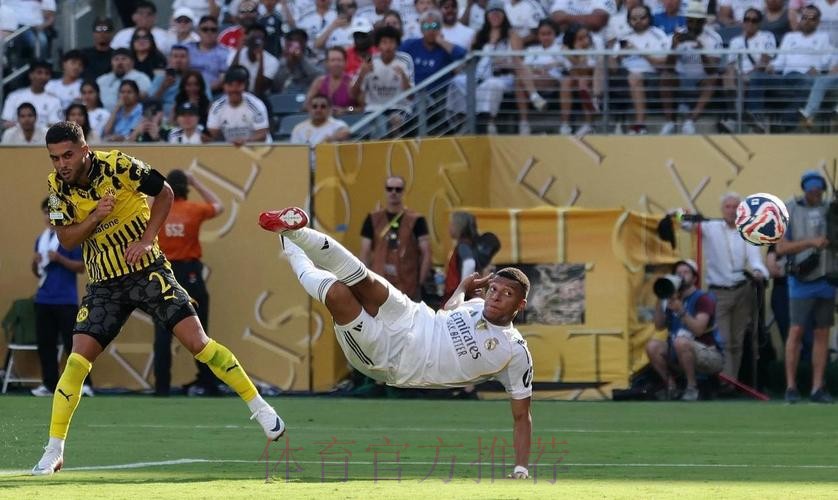 哈维:我们是热门球队 要重现踢皇马最后时间的表现